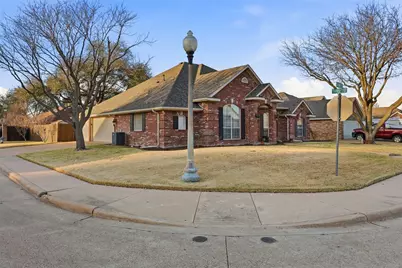 701 Queens Drive, Waxahachie, TX 75165 - Photo 3