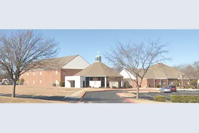 2045 SE Green Oaks Boulevard, Arlington, TX 76017 - Photo 1