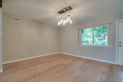 930 Briarwood Drive, Lewisville, TX 75067 - Photo 11