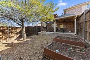 433 Castle St, DeSoto, TX 75115 - Photo 33