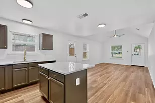 1306 Oak St, McKinney, TX 75069 - Photo 5