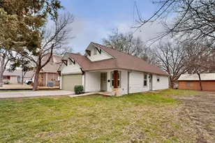 1306 Oak St, McKinney, TX 75069 - Photo 9