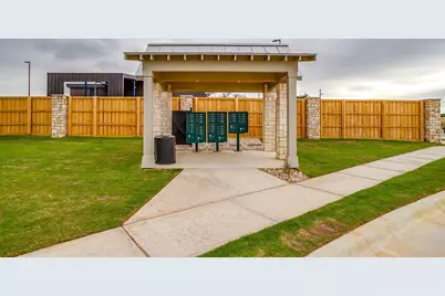 100 Cardinal Woods Court, Granbury, TX 76049 - Photo 31