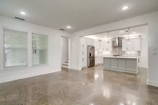 100 Cardinal Woods Ct, Granbury, TX 76049 - Photo 5