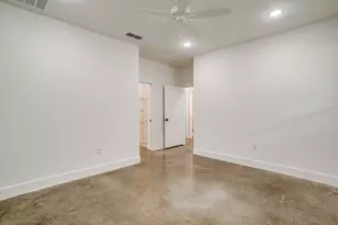 100 Cardinal Woods Ct, Granbury, TX 76049 - Photo 17