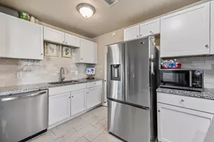 2345 Brothers St, Fort Worth, TX 76106 - Photo 9