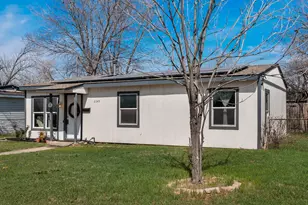 2345 Brothers St, Fort Worth, TX 76106 - Photo 3