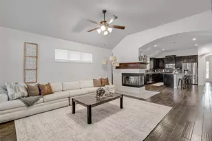 11916 Long Stone Dr, Burleson, TX 76028 - Photo 11