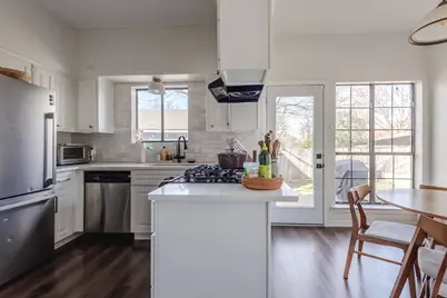 2013 Heatherbrook Drive, Grapevine, TX 76051 - Photo 11