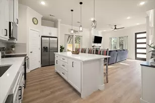 5511 Black Pine Cir, Granbury, TX 76048 - Photo 5