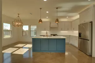 110 Cardinal Woods Ct, Granbury, TX 76049 - Photo 3