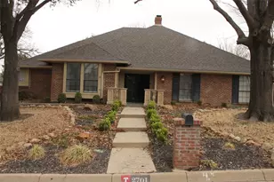 2701 Shadow Dr W, Arlington, TX 76006 - Photo 1