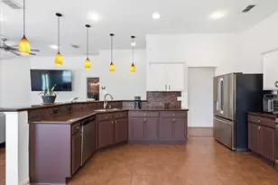 1039 Wood Brook Dr, Grand Prairie, TX 75052 - Photo 5