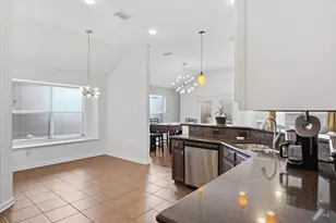 1039 Wood Brook Dr, Grand Prairie, TX 75052 - Photo 7