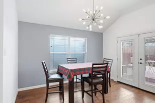 1039 Wood Brook Dr, Grand Prairie, TX 75052 - Photo 11