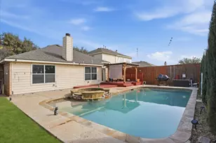 1039 Wood Brook Dr, Grand Prairie, TX 75052 - Photo 1