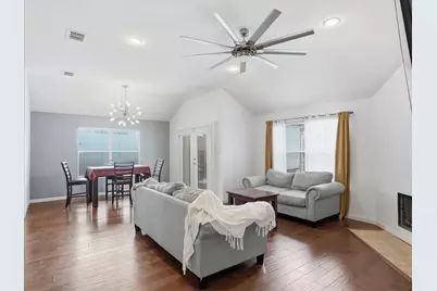 1039 Wood Brook Drive, Grand Prairie, TX 75052 - Photo 3