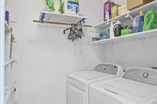 1039 Wood Brook Dr, Grand Prairie, TX 75052 - Photo 11