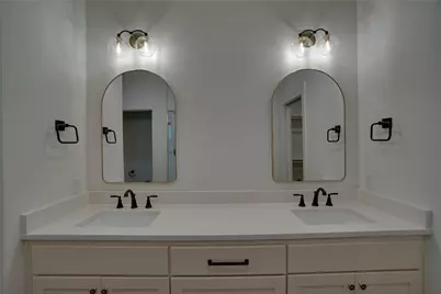 209 Cardinal Woods Court, Granbury, TX 76049 - Photo 13