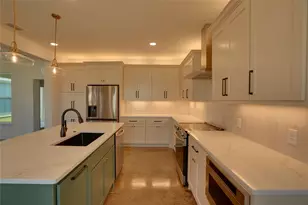 209 Cardinal Woods Ct, Granbury, TX 76049 - Photo 9