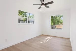 1901 S 16th St, Waco, TX 76706 - Photo 15