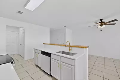 4502 Alamosa Street, Fort Worth, TX 76119 - Photo 9