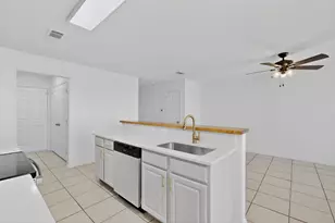 4502 Alamosa St, Fort Worth, TX 76119 - Photo 9