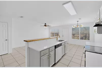 4502 Alamosa Street, Fort Worth, TX 76119 - Photo 11