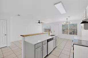 4502 Alamosa St, Fort Worth, TX 76119 - Photo 11