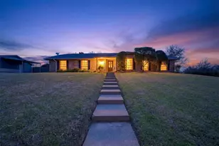 209 Colonial Cir, Athens, TX 75751 - Photo 1