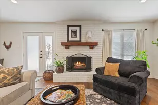 1033 Wedgewood Dr, Woodway, TX 76712 - Photo 7