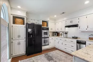 1033 Wedgewood Dr, Woodway, TX 76712 - Photo 13