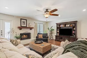 1033 Wedgewood Dr, Woodway, TX 76712 - Photo 5