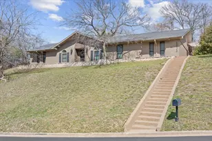 1033 Wedgewood Dr, Woodway, TX 76712 - Photo 3