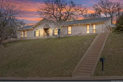 1033 Wedgewood Drive, Woodway, TX 76712 - Photo 1