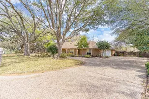 1503 W Westhill Dr, Cleburne, TX 76033 - Photo 31