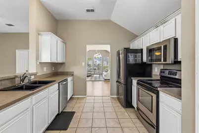 3202 Creekside Drive, Sachse, TX 75048 - Photo 9