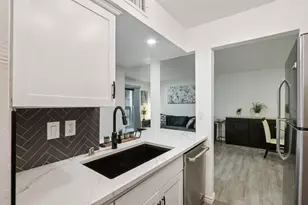 4859 Cedar Springs Rd, Dallas, TX 75219 - Photo 13