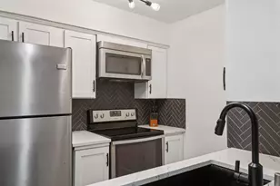 4859 Cedar Springs Rd, Dallas, TX 75219 - Photo 15