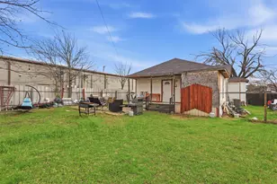 2333 North Chandler Dr E, Fort Worth, TX 76111 - Photo 21