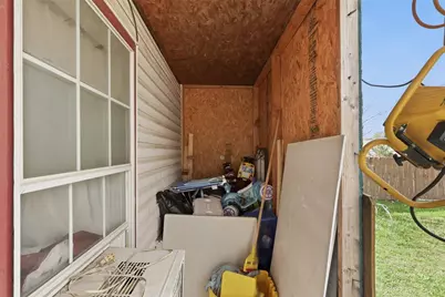 2333 N Chandler Drive E, Fort Worth, TX 76111 - Photo 19