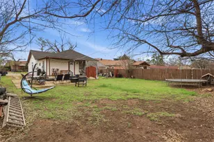 2333 North Chandler Dr E, Fort Worth, TX 76111 - Photo 23