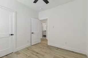 521 N Denley Dr, Dallas, TX 75203 - Photo 17