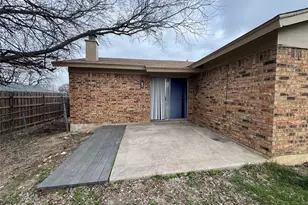 5604 Macgregor Dr, Haltom City, TX 76148 - Photo 9