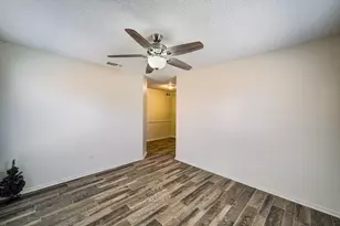 209 S Beverly St, Crowley, TX 76036 - Photo 3