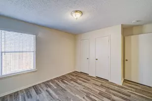 209 S Beverly St, Crowley, TX 76036 - Photo 15