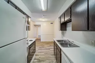 209 S Beverly St, Crowley, TX 76036 - Photo 11