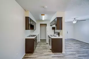 209 S Beverly St, Crowley, TX 76036 - Photo 7