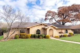 2405 Perryland Dr, Arlington, TX 76013 - Photo 3