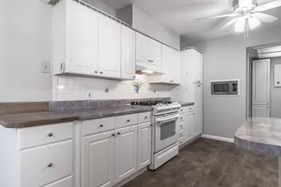 12118 Brisbane Avenue, Farmers Branch, TX 75234 - Photo 9